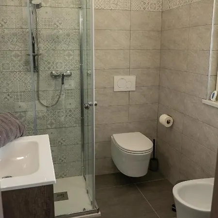 Piscina San Lorenzo 3* Santhià