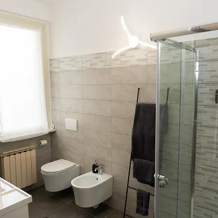 Piscina San Lorenzo 3* Santhià